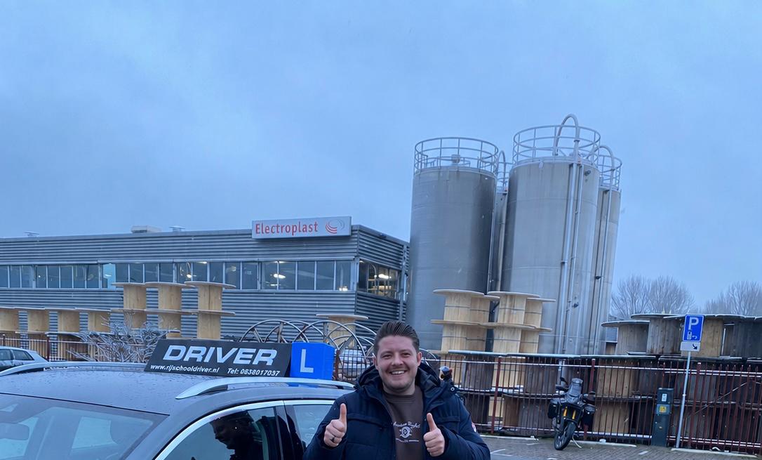 Rick uit Dordrecht geslaagd bij Rijschool Driver